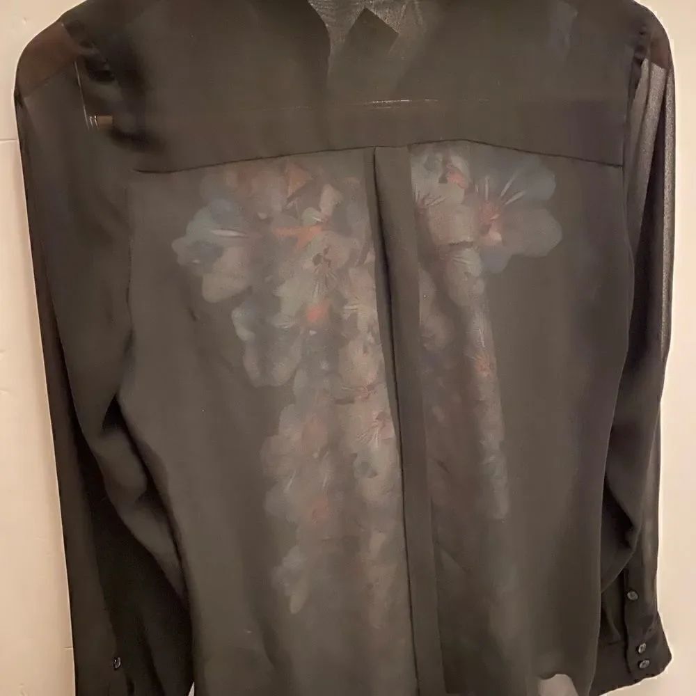 💥Express Button front floral print black blouse size : Small - Picture 7 of 13